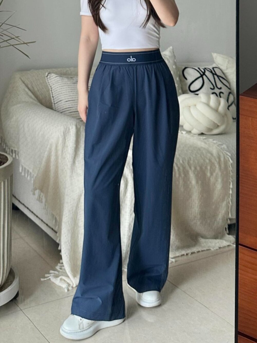 Brand new with tags🌊ALO Yoga Set Navy Blue (Regular Size 30 inches)